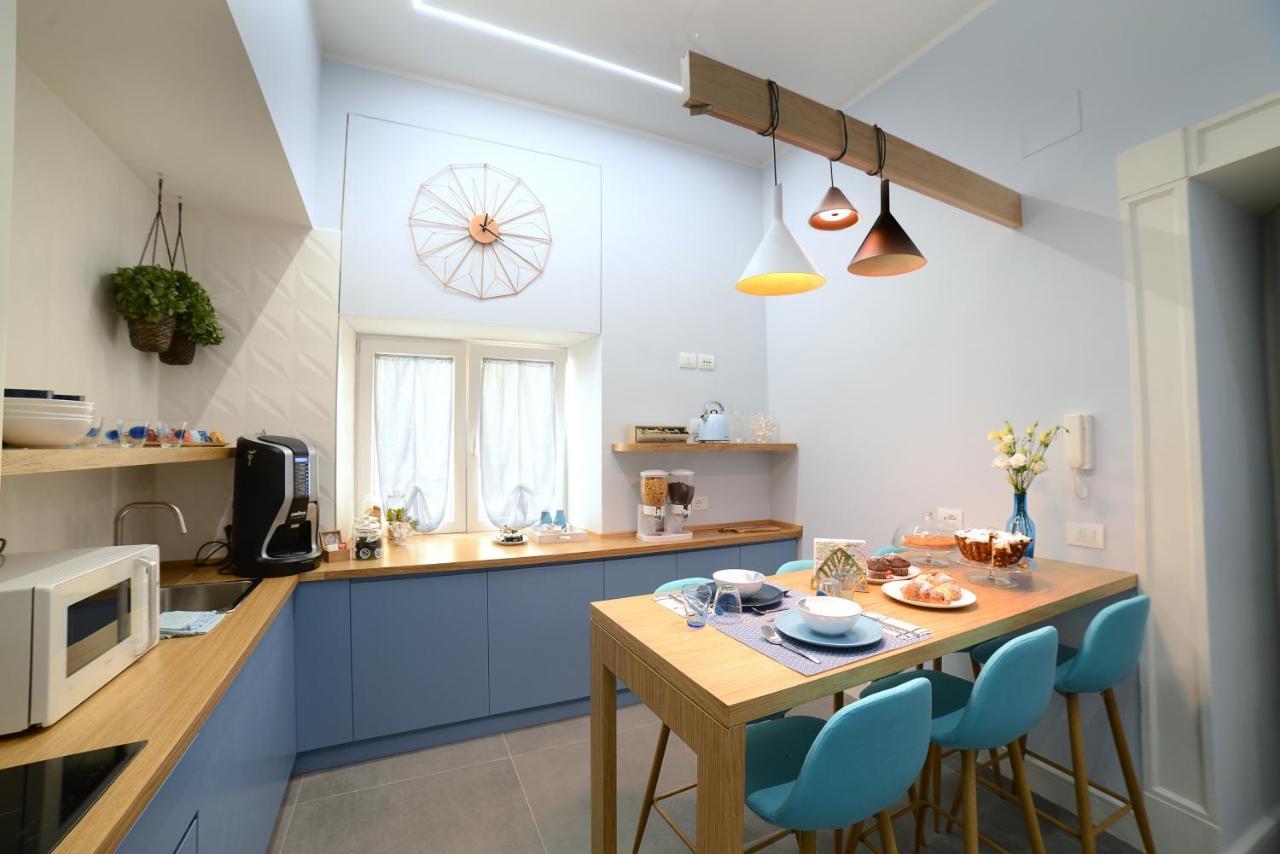 In Centro B&B 카스텔라마레디스타비아 외부 사진